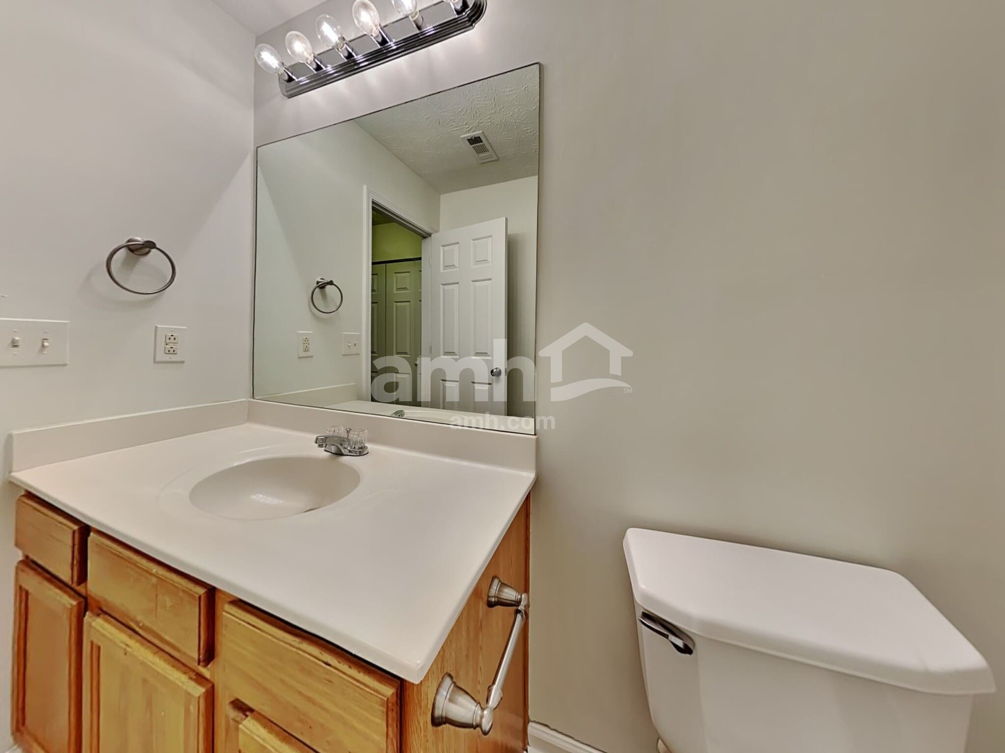 Building Photo - 135 Oak Grove Pl