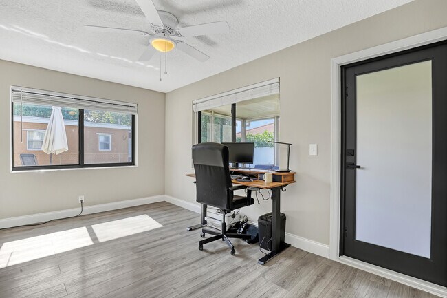 Building Photo - 1210 Skylark Ln