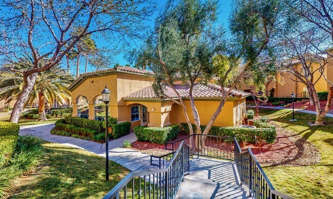 Building Photo - Experience Las Vegas in style and comfort with this beautiful first-floor 3-bedroom condo