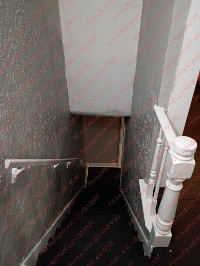 Building Photo - Cozy 3 Bed, 1.5 Bath, Convenient to I-70 and WPAFB