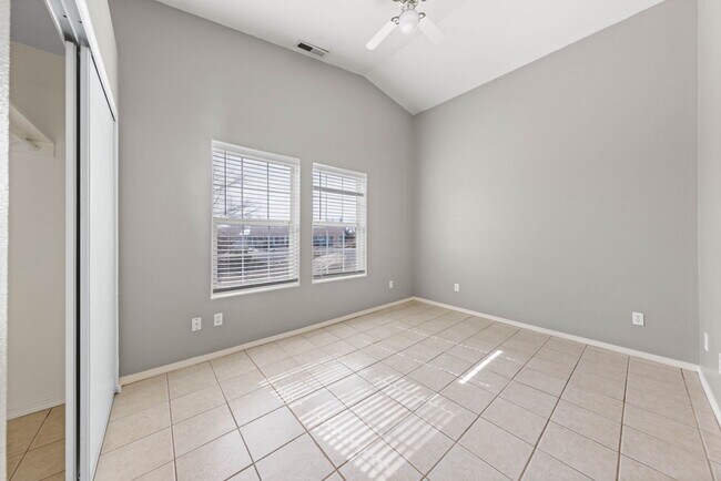 Building Photo - 655 Kane Ct