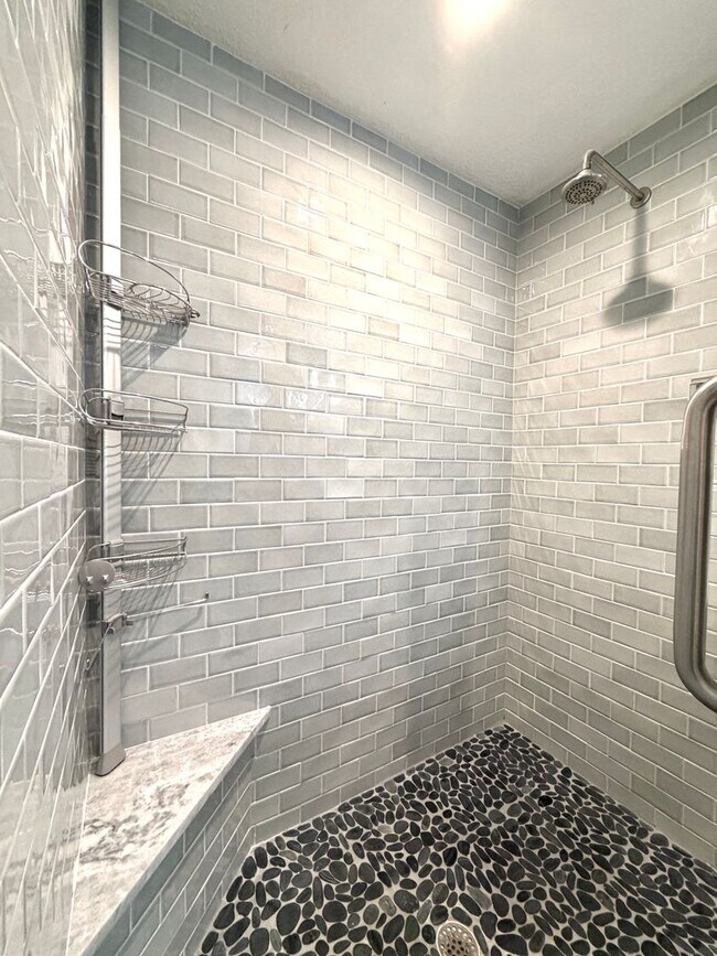 Building Photo - 500 Sandiron Cir