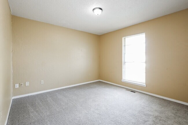 Building Photo - 10616 Basswood Canyon Rd