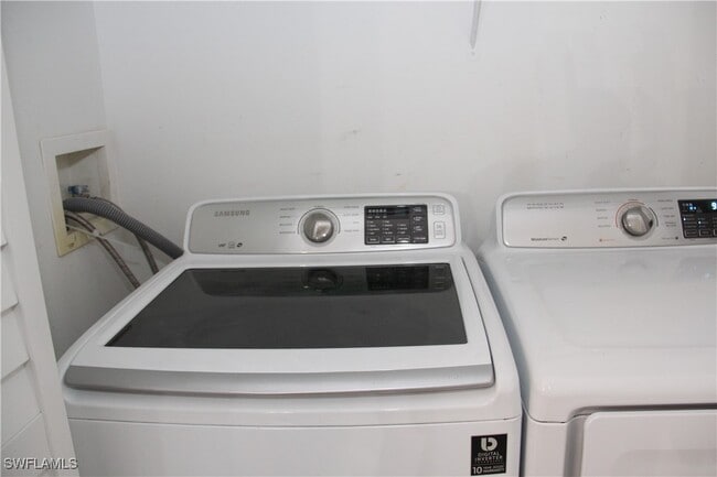 Building Photo - 1265 Wildwood Lakes Blvd