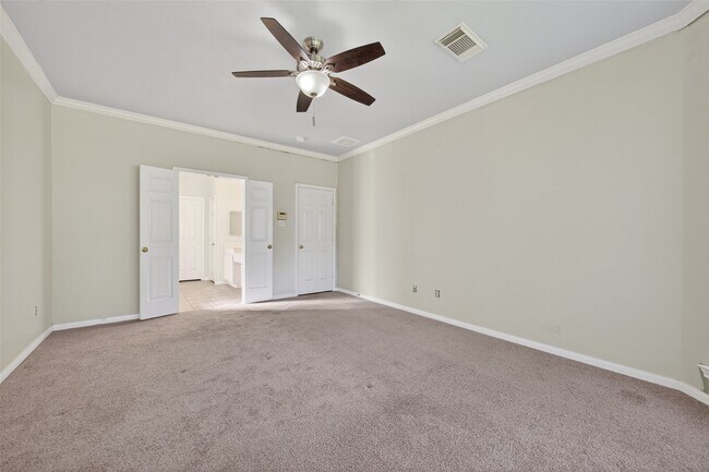 Building Photo - 23730 River Pl Dr