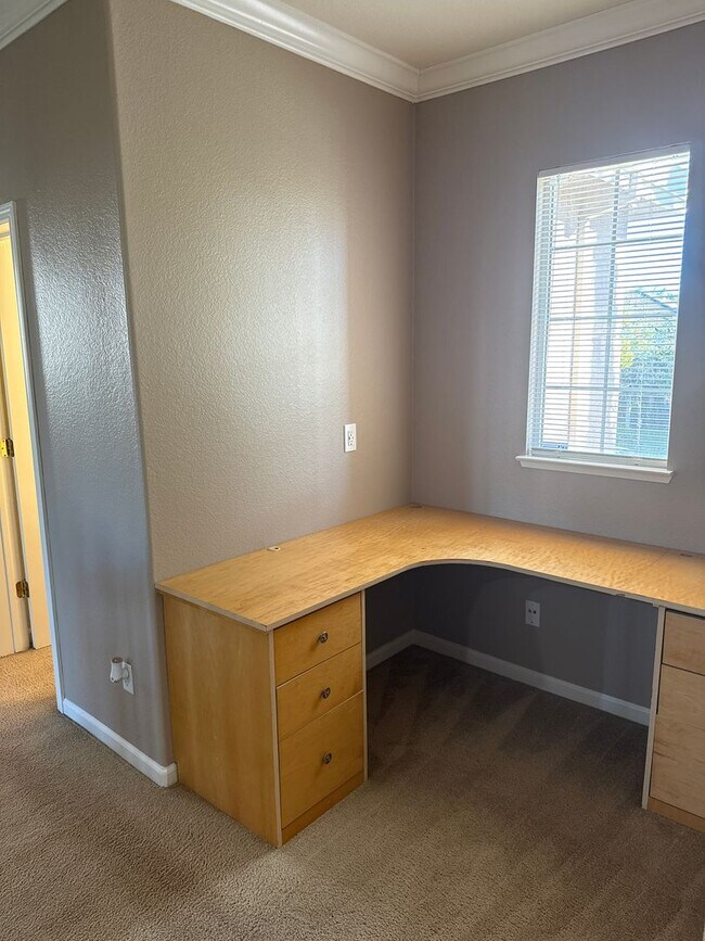 Building Photo - You’ll be proud to live in this home