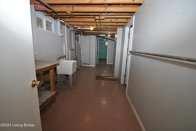 Building Photo - 1910 Janlyn Rd