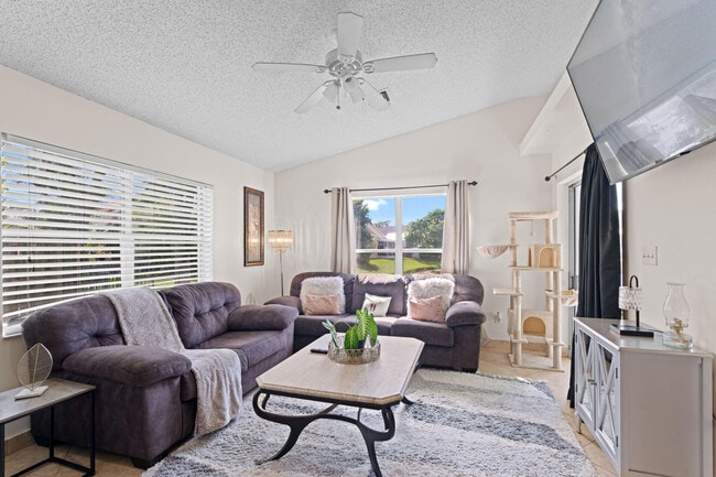 Building Photo - 5078 Willow Pond Rd W