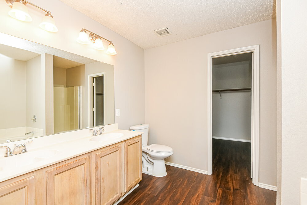 Building Photo - 3115 Teodoro Dr