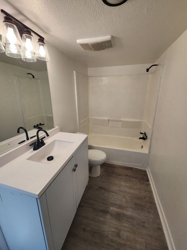 Building Photo - 8206 Dogwood Trail