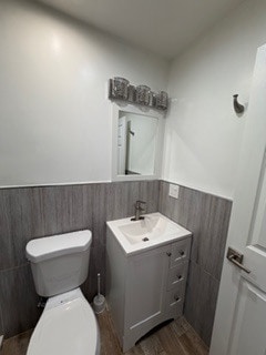 Building Photo - 6902 Lyons St