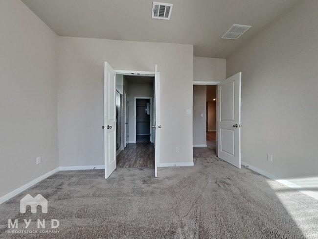 Building Photo - 116 Canis St