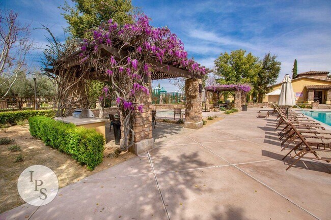 Building Photo - Harlan Ranch Clovis Home, 3BR/2BA, Amazing Community - Lots of Amenities!