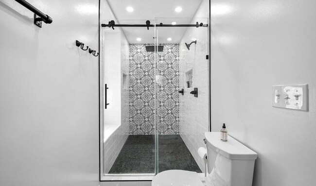 Building Photo - 3312 Shannon Cir