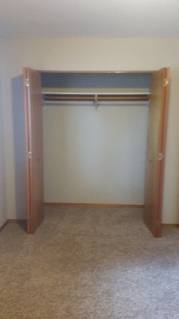 Building Photo - Beautiful South Hill Home!