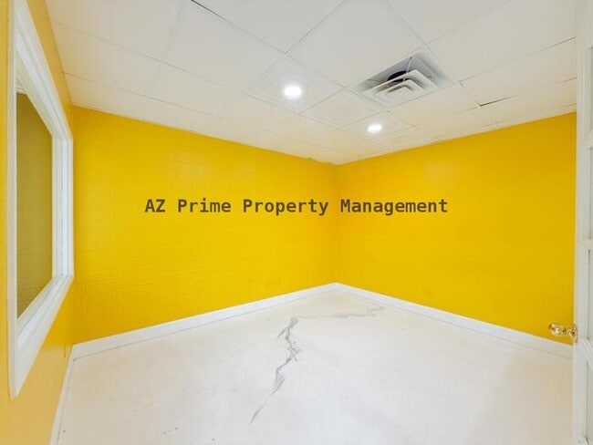 Building Photo - 1029 N Central Ave