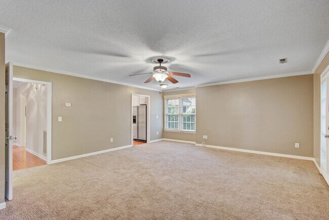 Building Photo - 978 Governors Rd