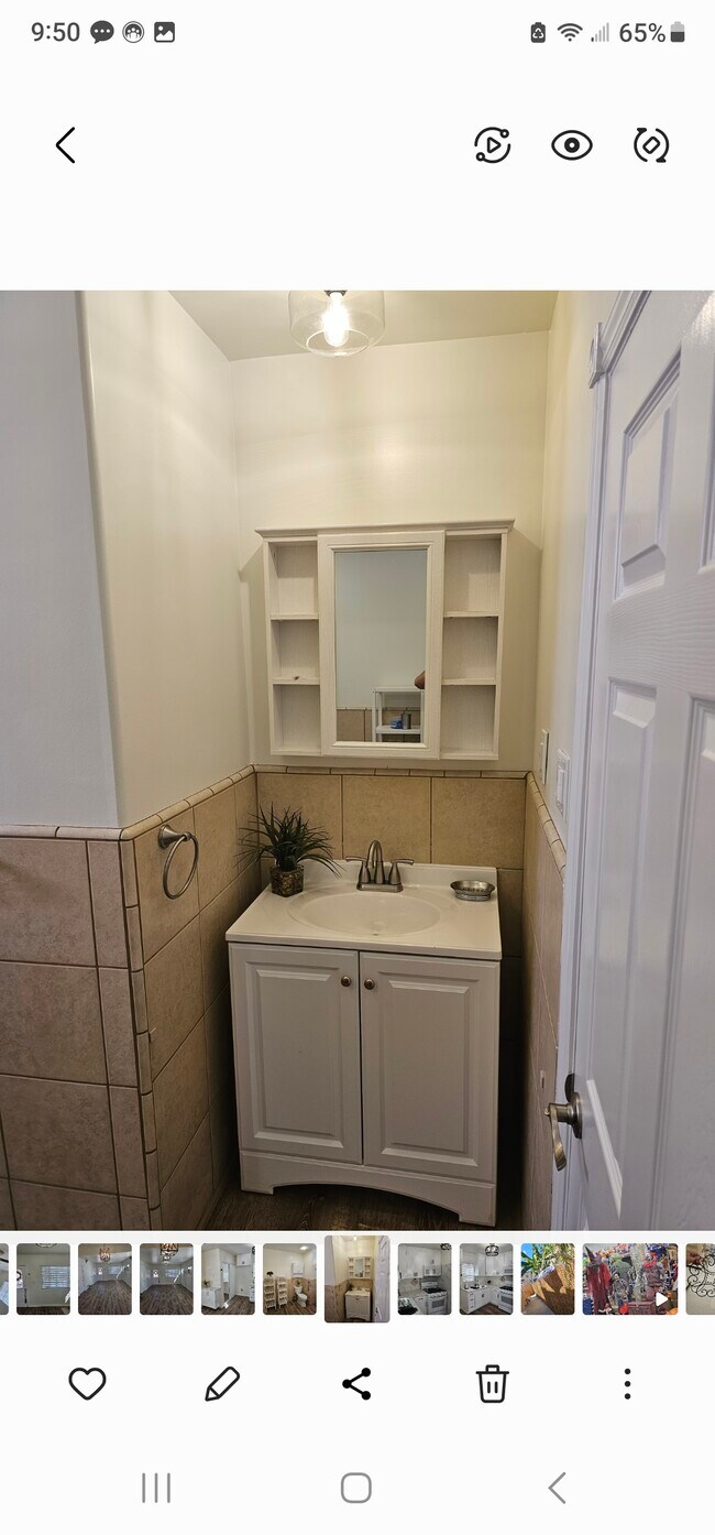 Building Photo - 615 Forest Ave