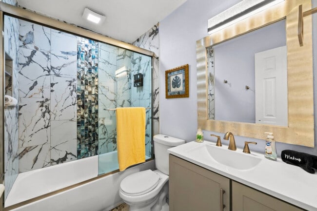 Building Photo - 1019 SE 40th St