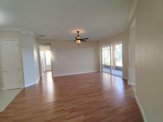 Building Photo - 843 Glendora Rd