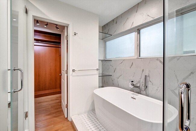 Building Photo - 5400 82nd W St