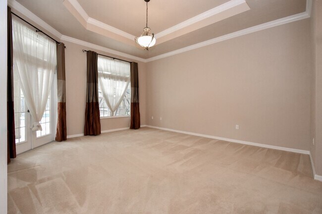 Building Photo - Spacious 4BR + Office Home with Pool in Garison Way