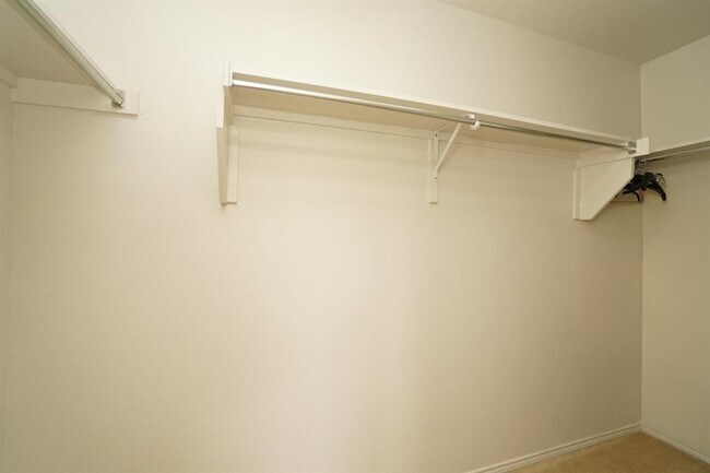 Building Photo - 8920 King Ranch Dr