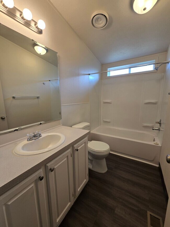 Building Photo - Pet Friendly 3 Bed / 2Bath Home w/ Carport