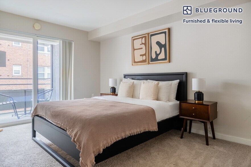 Building Photo - 526 Yale Ave N