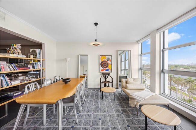 Building Photo - 5055 Collins Ave