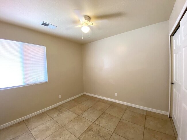 Building Photo - CUTE and COZY - MUST SEE HOME