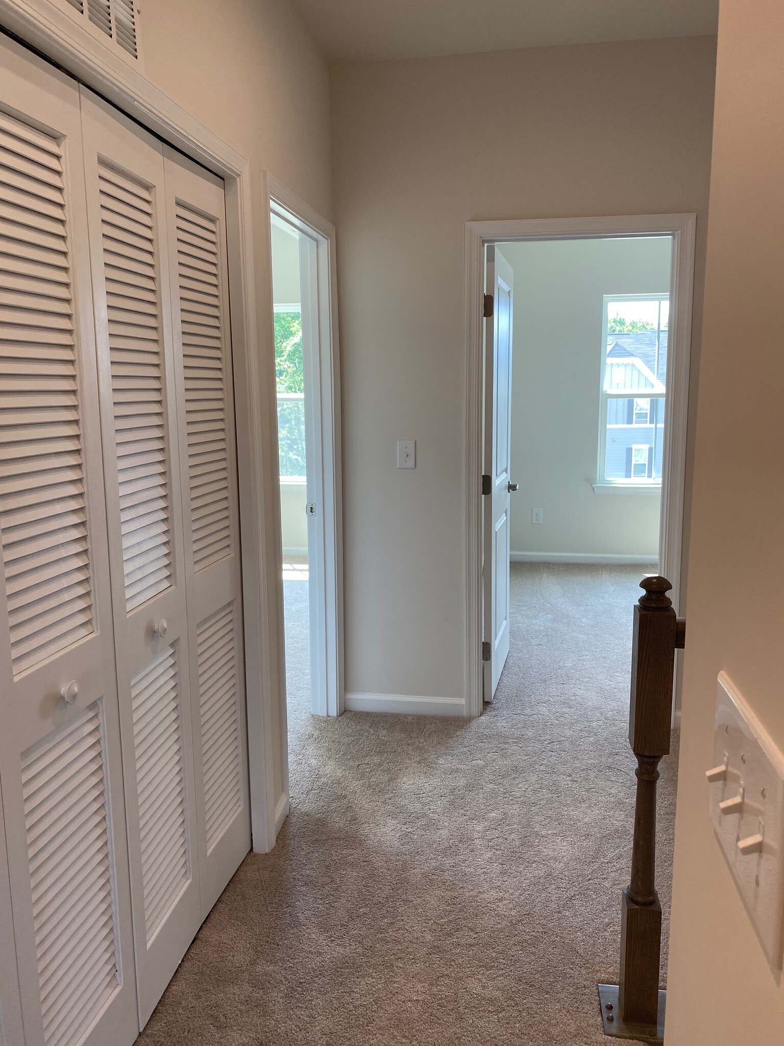 Building Photo - Room in Townhome on Valley Walk Dr