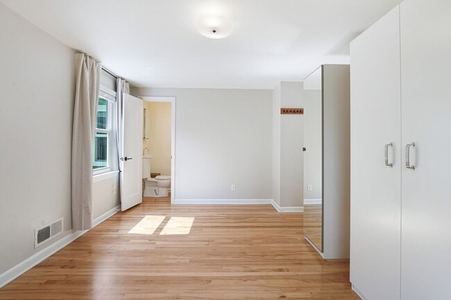 Building Photo - Cape Cod Gem-w/MIL