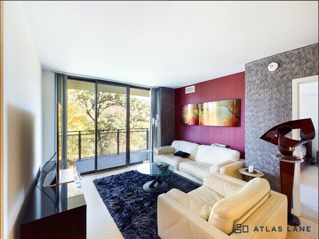 Building Photo - Professionally Managed, 2 Bedroom  1  Bathroom  Condo // Cleveland Park// Amenity Rich Condo