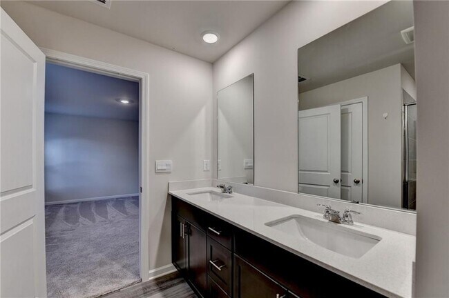 Building Photo - 2214 Whitworth St