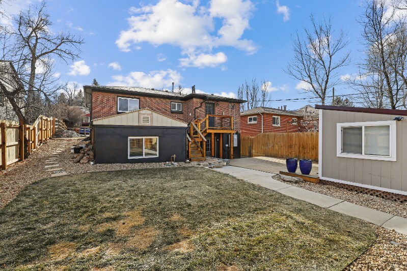 Building Photo - 616 2nd St