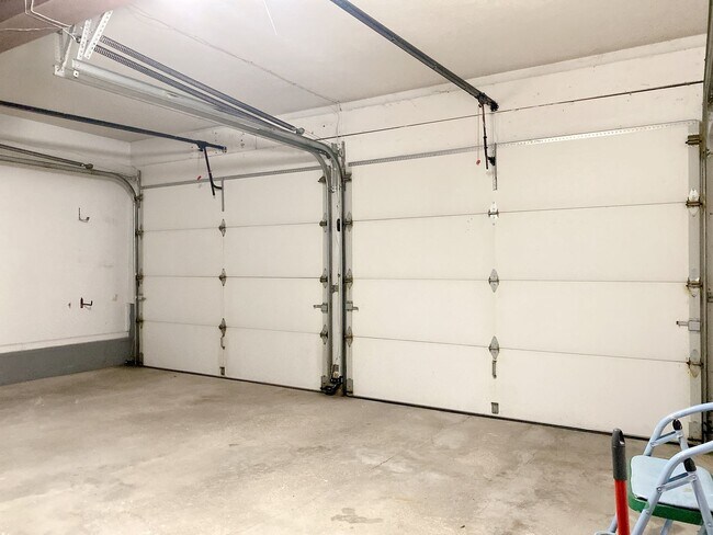 Building Photo - 3BD, 2BTH Bellevue Charmer Ready for YOU, $2,300!!