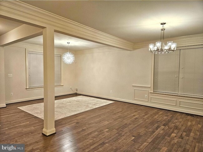 Building Photo - 3332 Burton Dr