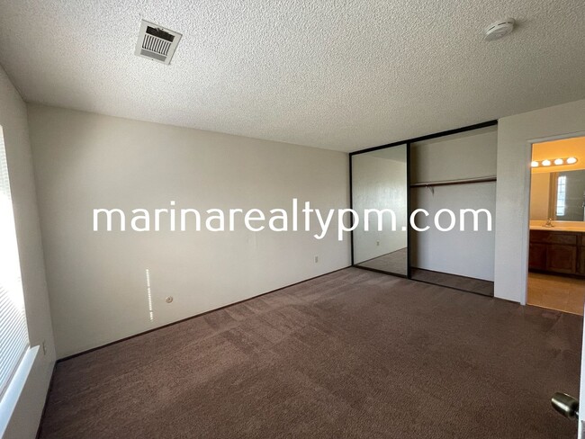 Building Photo - 2 bed 2 bath single family home in established neighborhood in City of Suisun