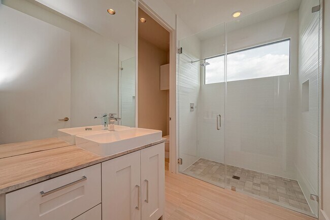 Building Photo - Beautiful contemporary home in the sought-...