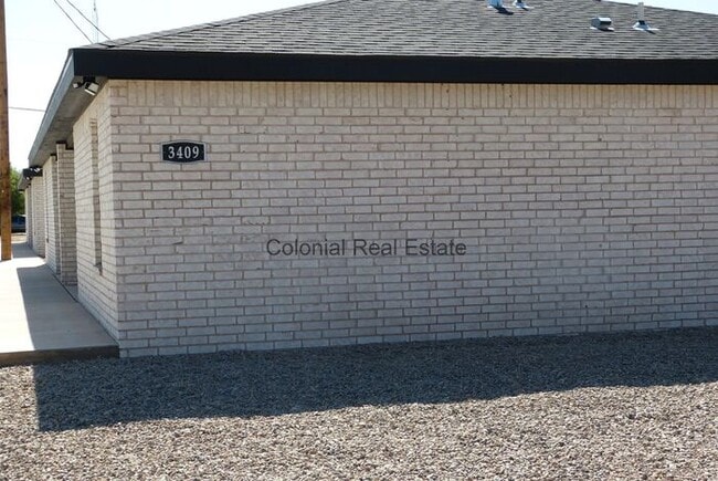 Building Photo - 2 Bedroom 2 Bathroom