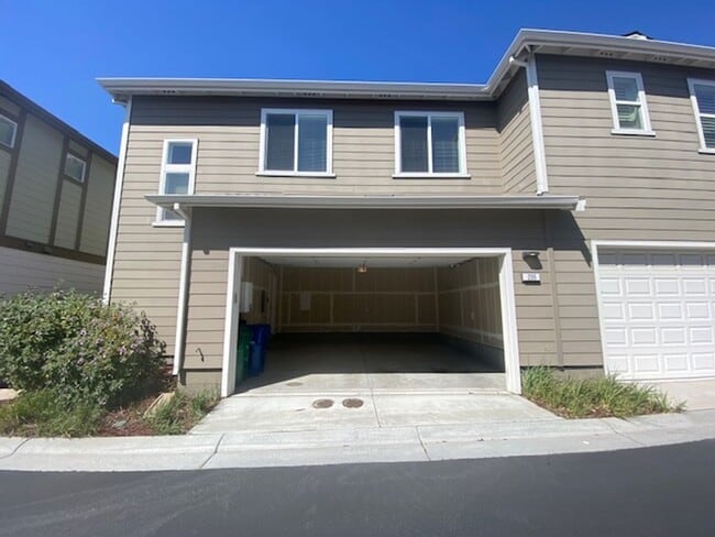Building Photo - Charming 3-Bedroom House for Rent in Marin...