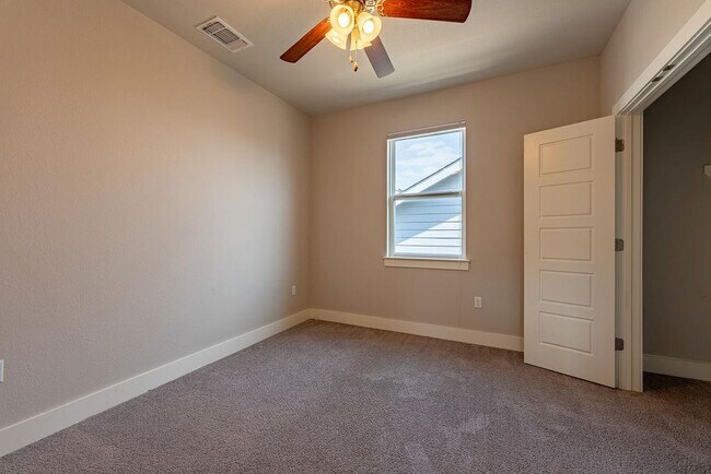 Building Photo - 6004 Corrine Ln