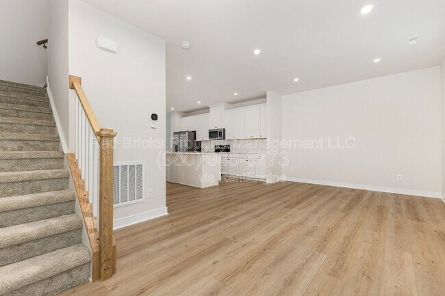 Building Photo - 306 New Gallant Dr