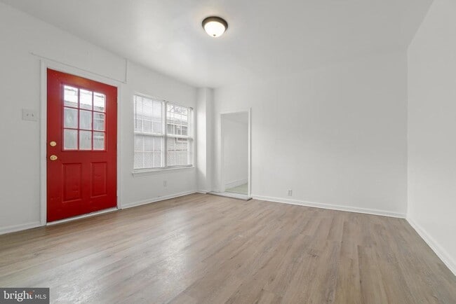 Building Photo - 221 Broadway St