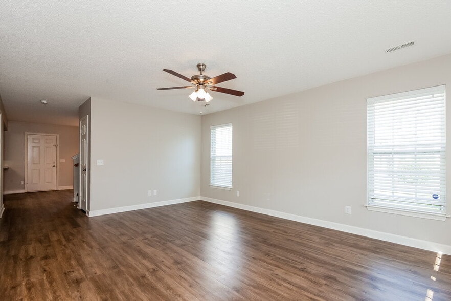 Building Photo - 4941 Hopewood Ln