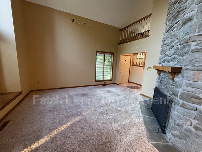 Building Photo - 1278 Valley Rd