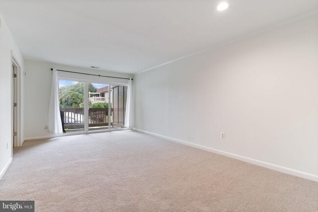Building Photo - 5766 Rexford Ct