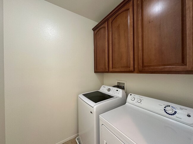 Building Photo - MADISON PLACE AT SUMMERLIN