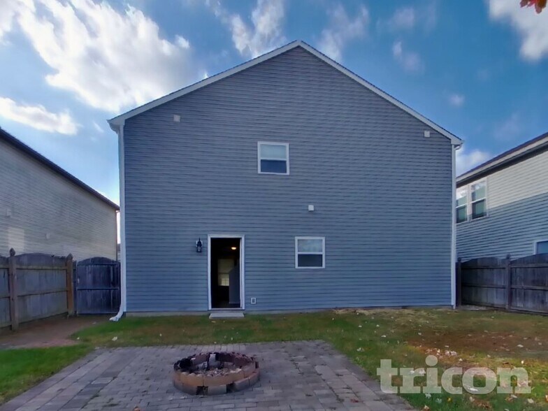 Building Photo - 10864 Grace Dr